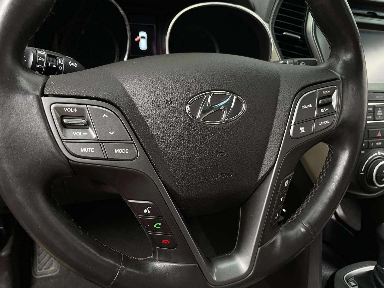 Thumbnail: 2017 Hyundai Santa Fe - 4
