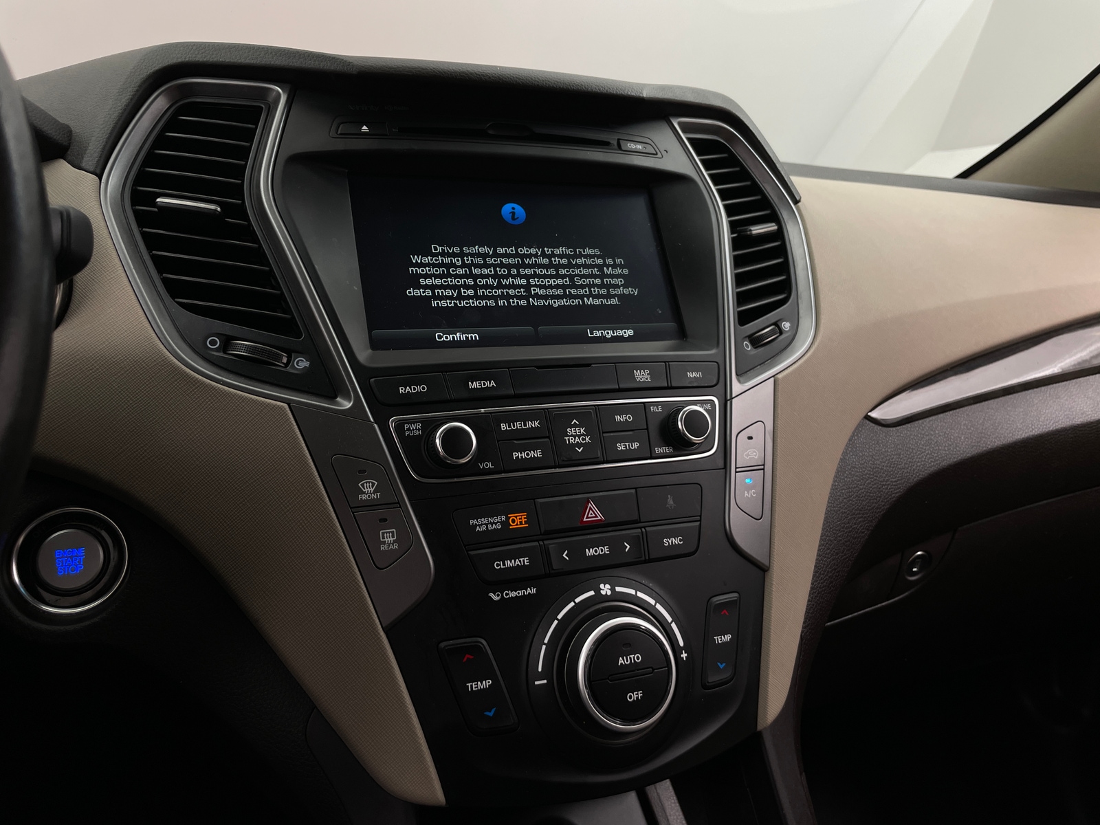 Thumbnail: 2017 Hyundai Santa Fe - 3