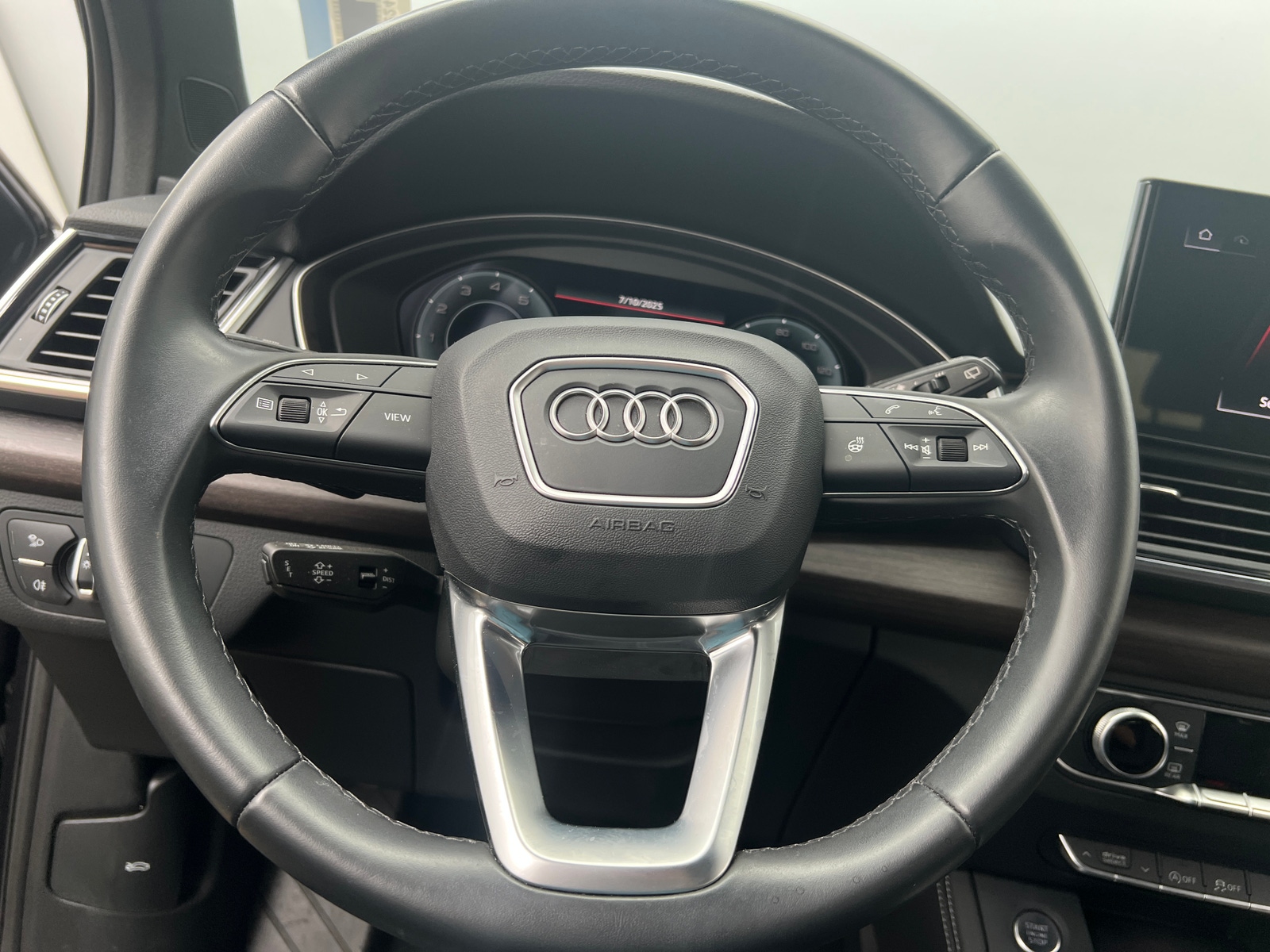 Thumbnail: 2023 Audi Q5 - 4