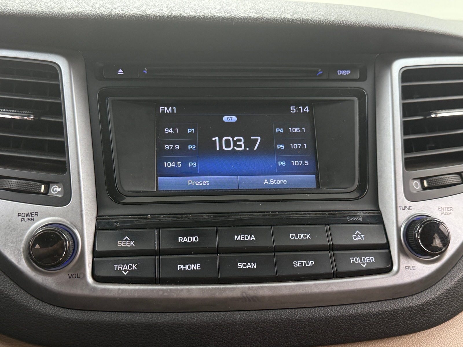 Thumbnail: 2016 Hyundai Tucson - 4