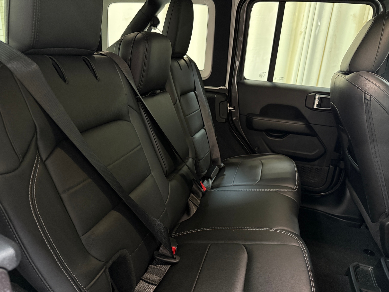Thumbnail: 2019 Jeep Wrangler - 5