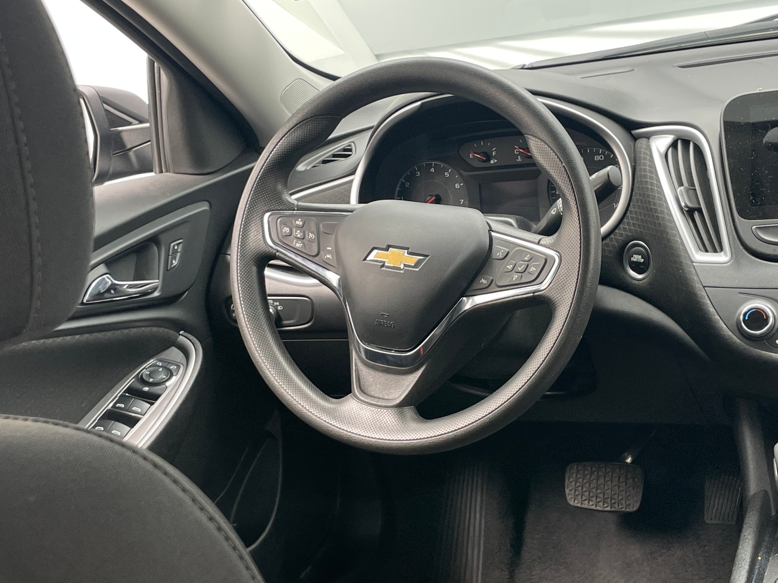 Thumbnail: 2023 Chevrolet Malibu - 5