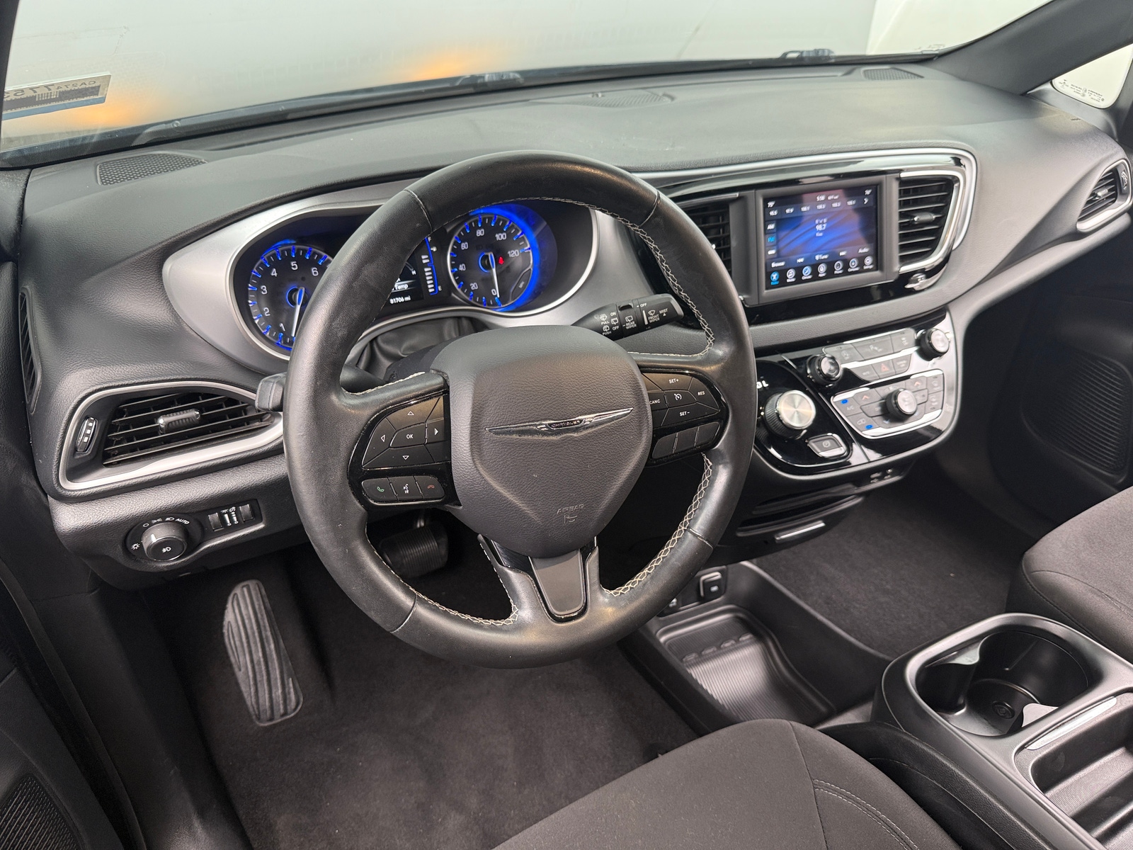 Thumbnail: 2020 Chrysler Pacifica - 3