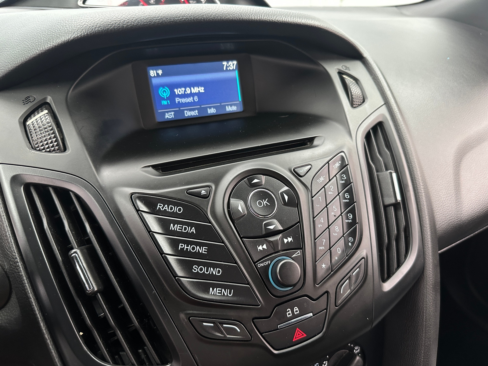 Thumbnail: 2014 Ford Focus - 4