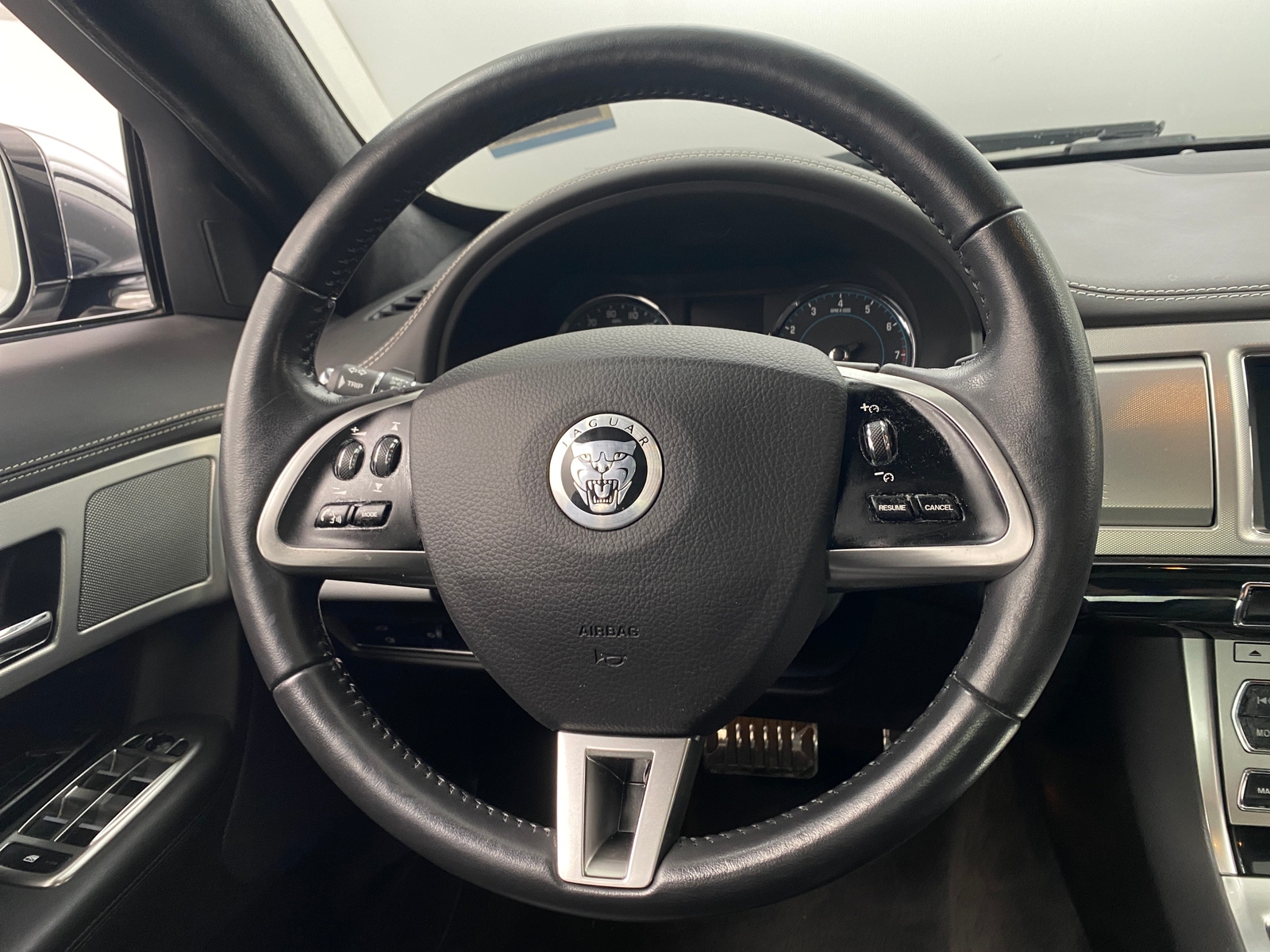 Thumbnail: 2012 Jaguar XF - 4