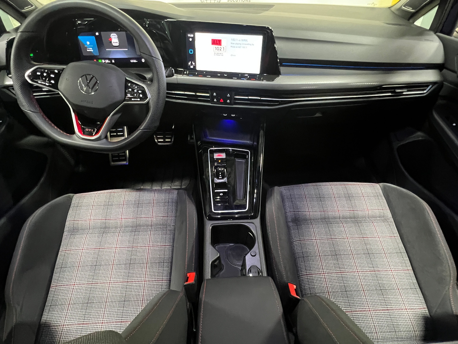 Thumbnail: 2024 Volkswagen Golf - 3