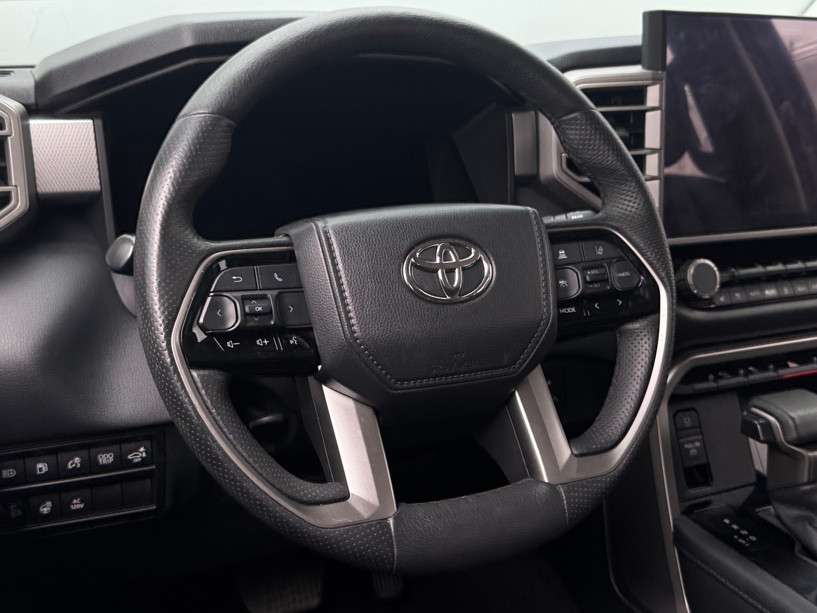 Thumbnail: 2023 Toyota Sequoia - 4