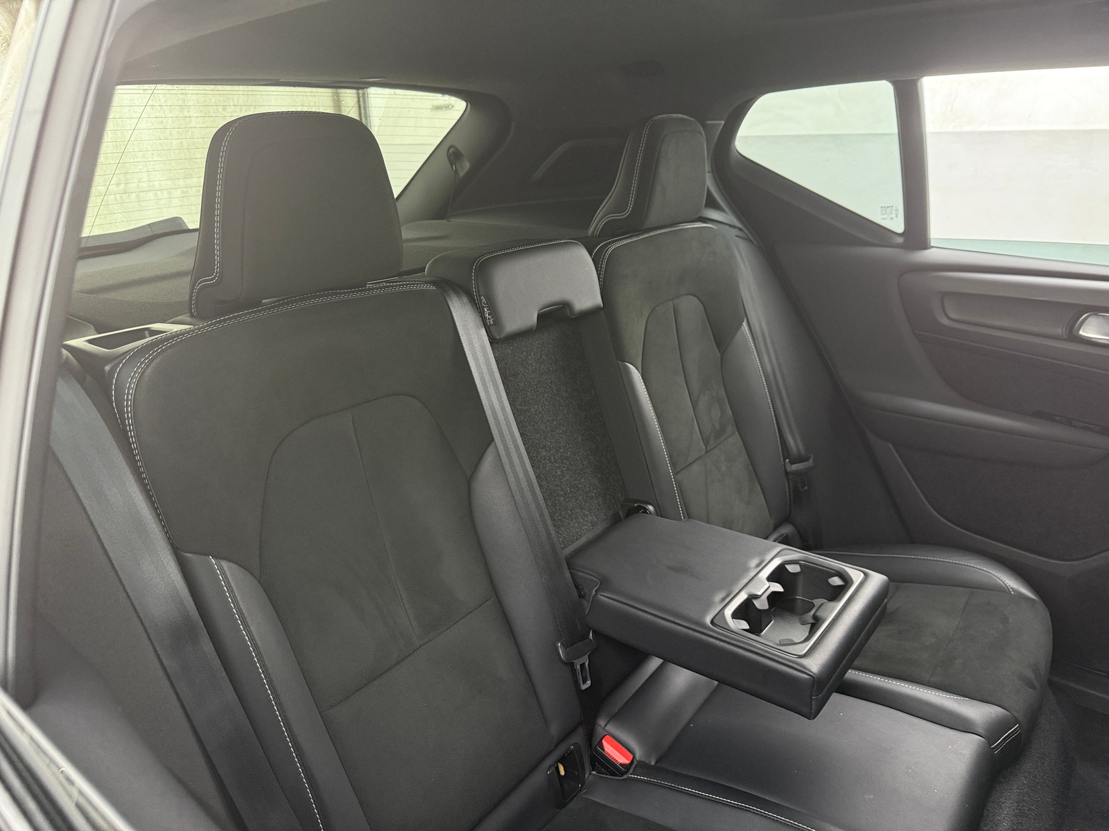 Thumbnail: 2021 Volvo XC40 - 6