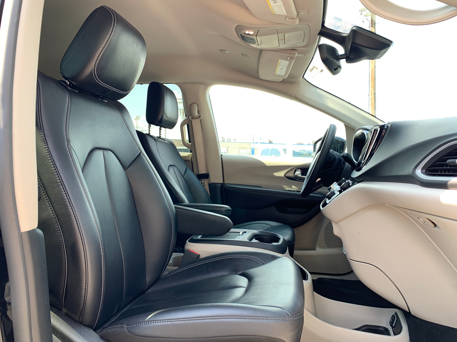 Thumbnail: 2024 Chrysler Pacifica - 2