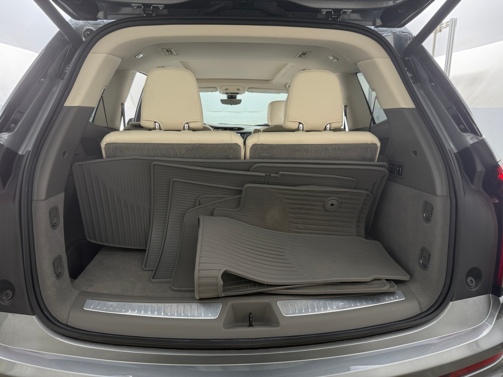 Thumbnail: 2024 Cadillac XT6 - 6