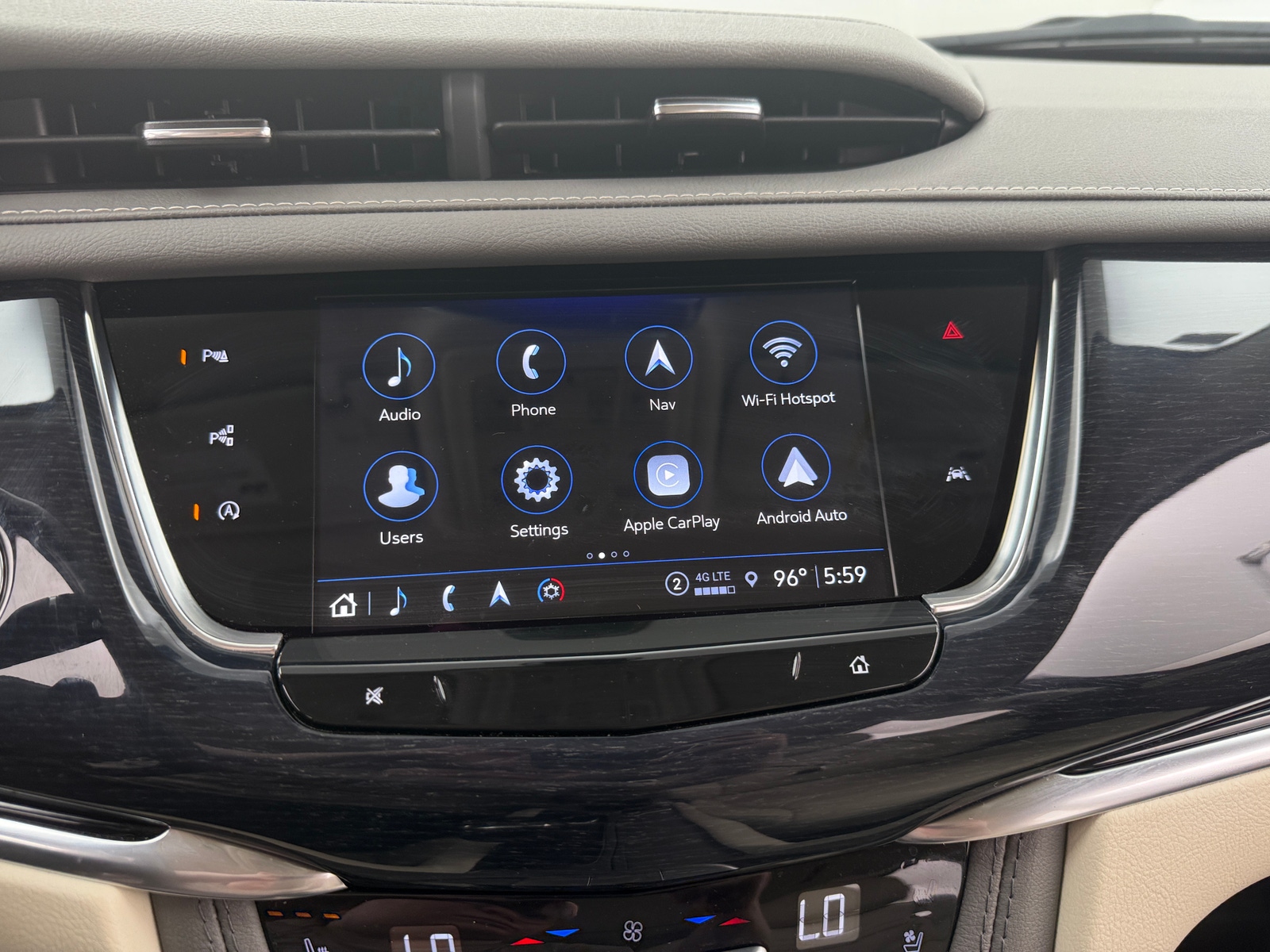 Thumbnail: 2024 Cadillac XT6 - 3