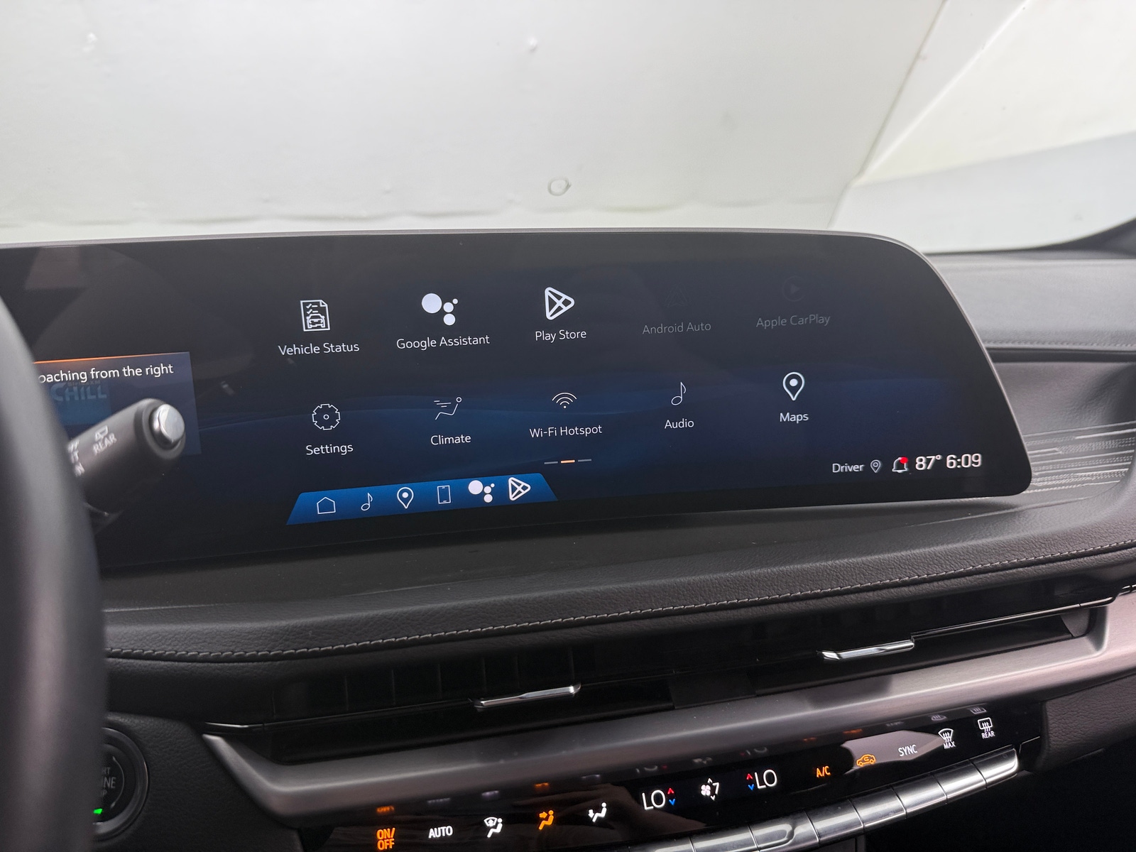 Thumbnail: 2024 Cadillac XT4 - 3