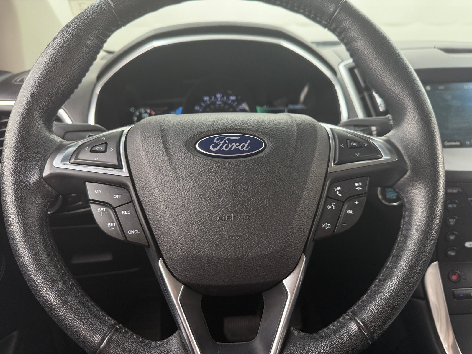 Thumbnail: 2017 Ford Edge - 4