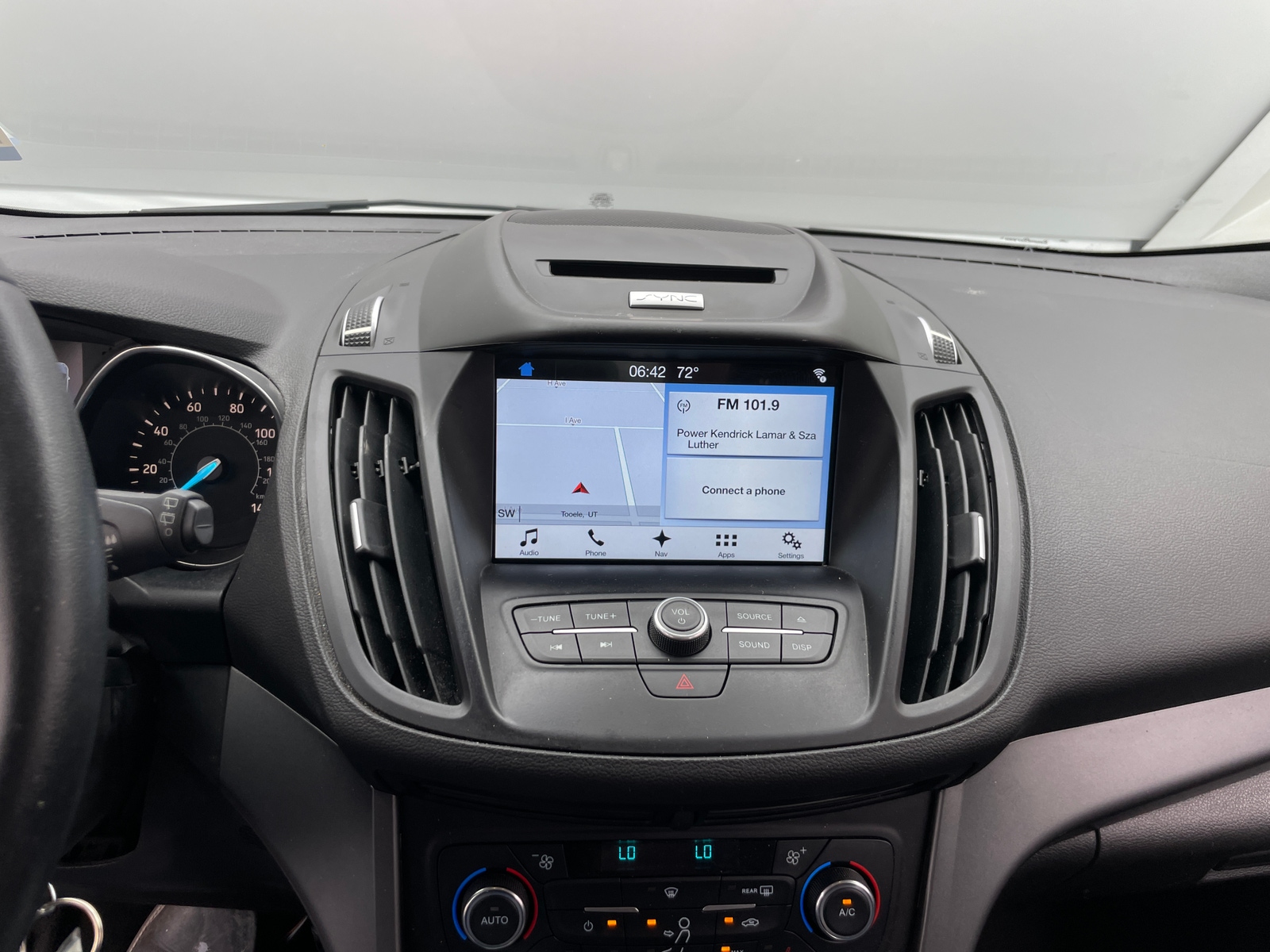 Thumbnail: 2017 Ford Escape - 4
