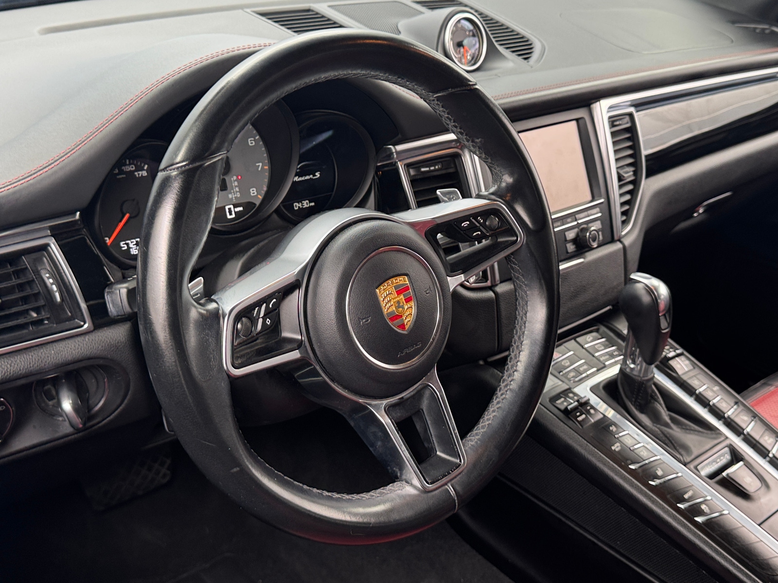 Thumbnail: 2016 Porsche Macan - 4