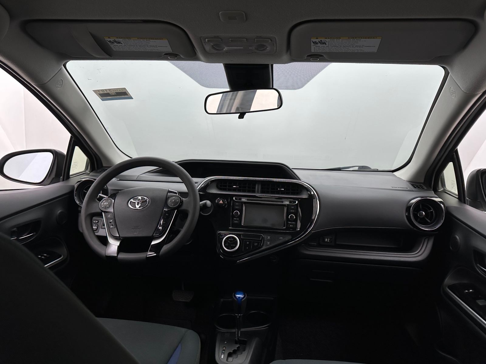Thumbnail: 2018 Toyota Prius c - 3