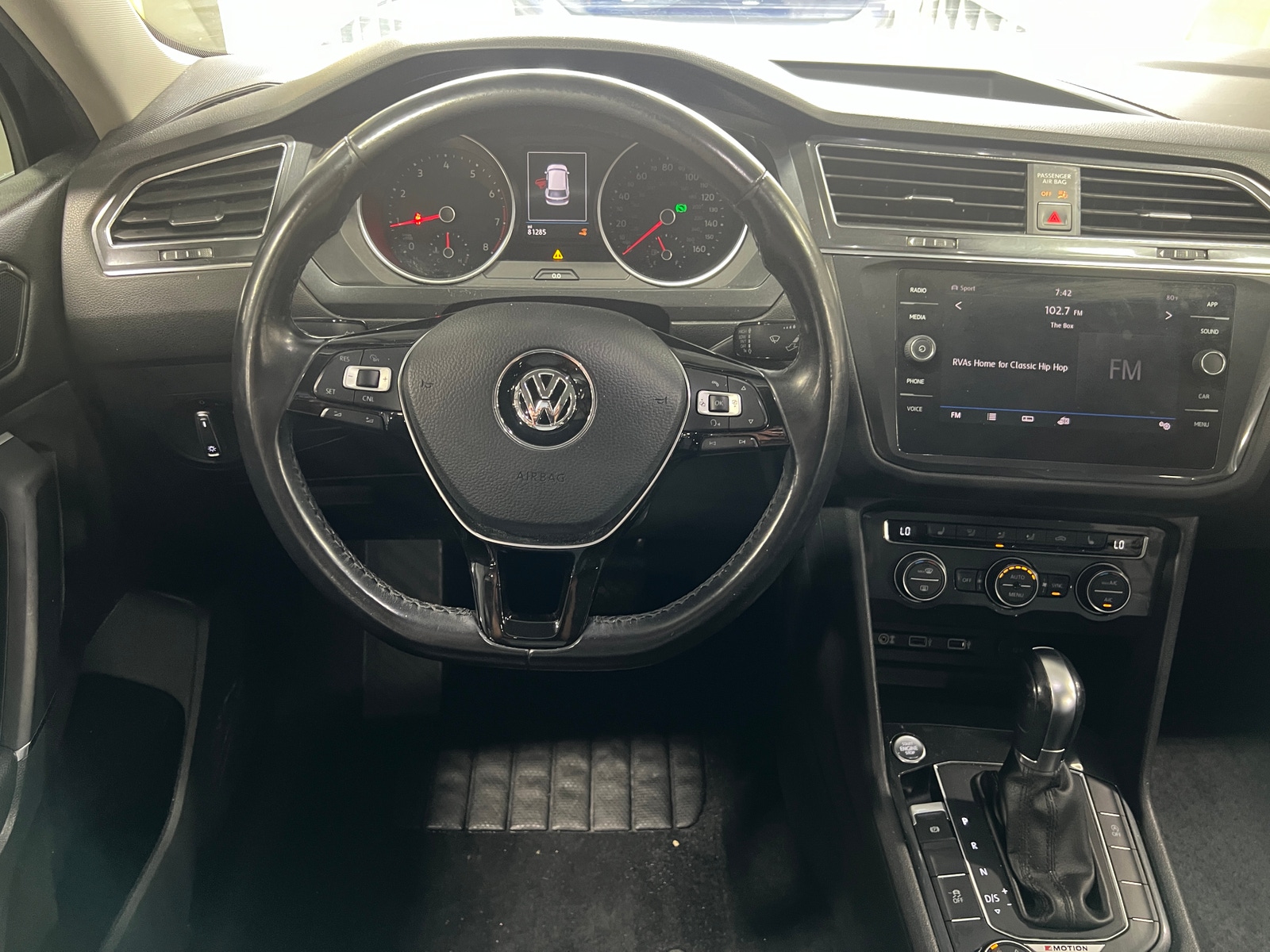 Thumbnail: 2018 Volkswagen Tiguan - 4