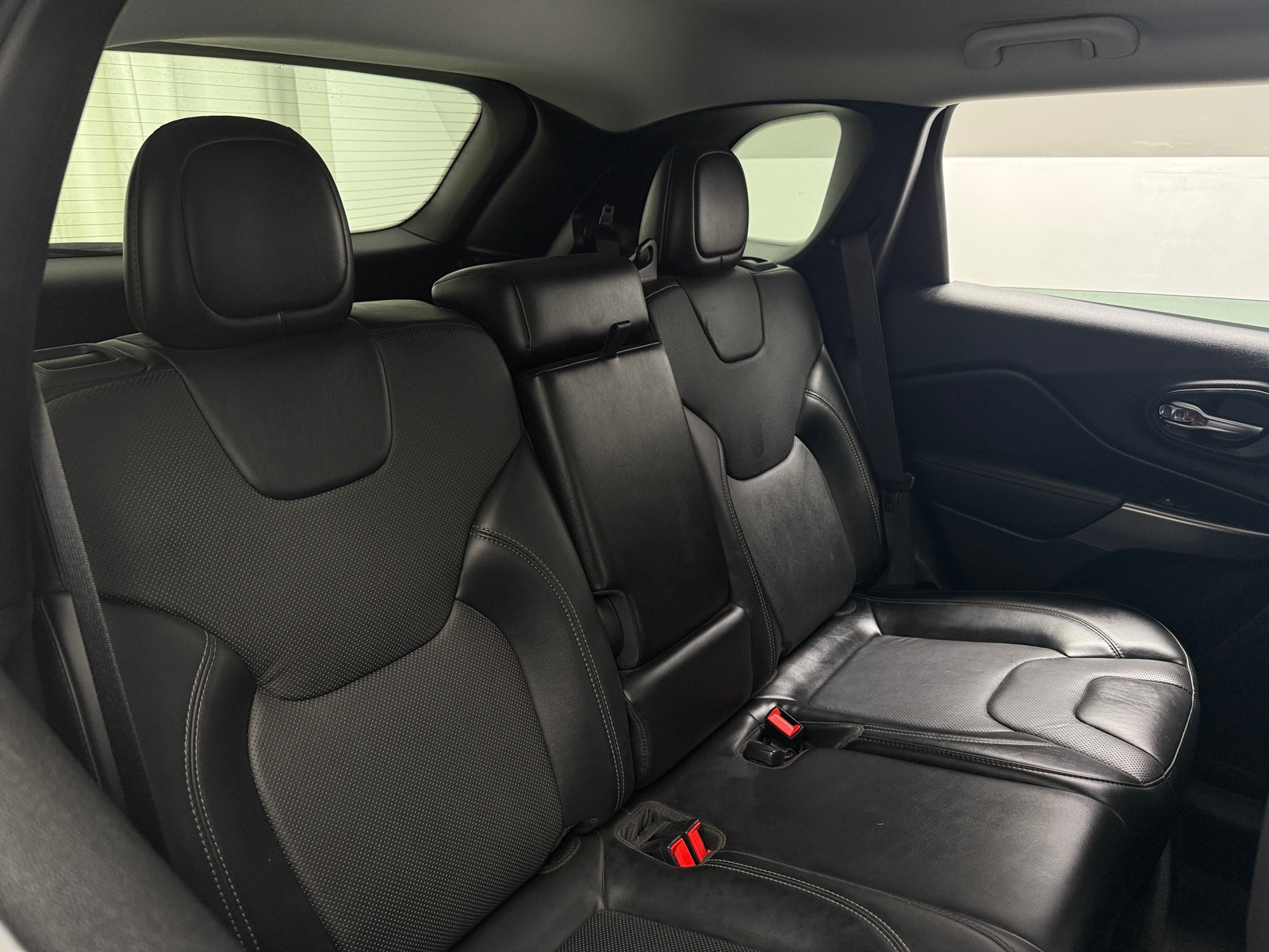 Thumbnail: 2020 Jeep Cherokee - 5