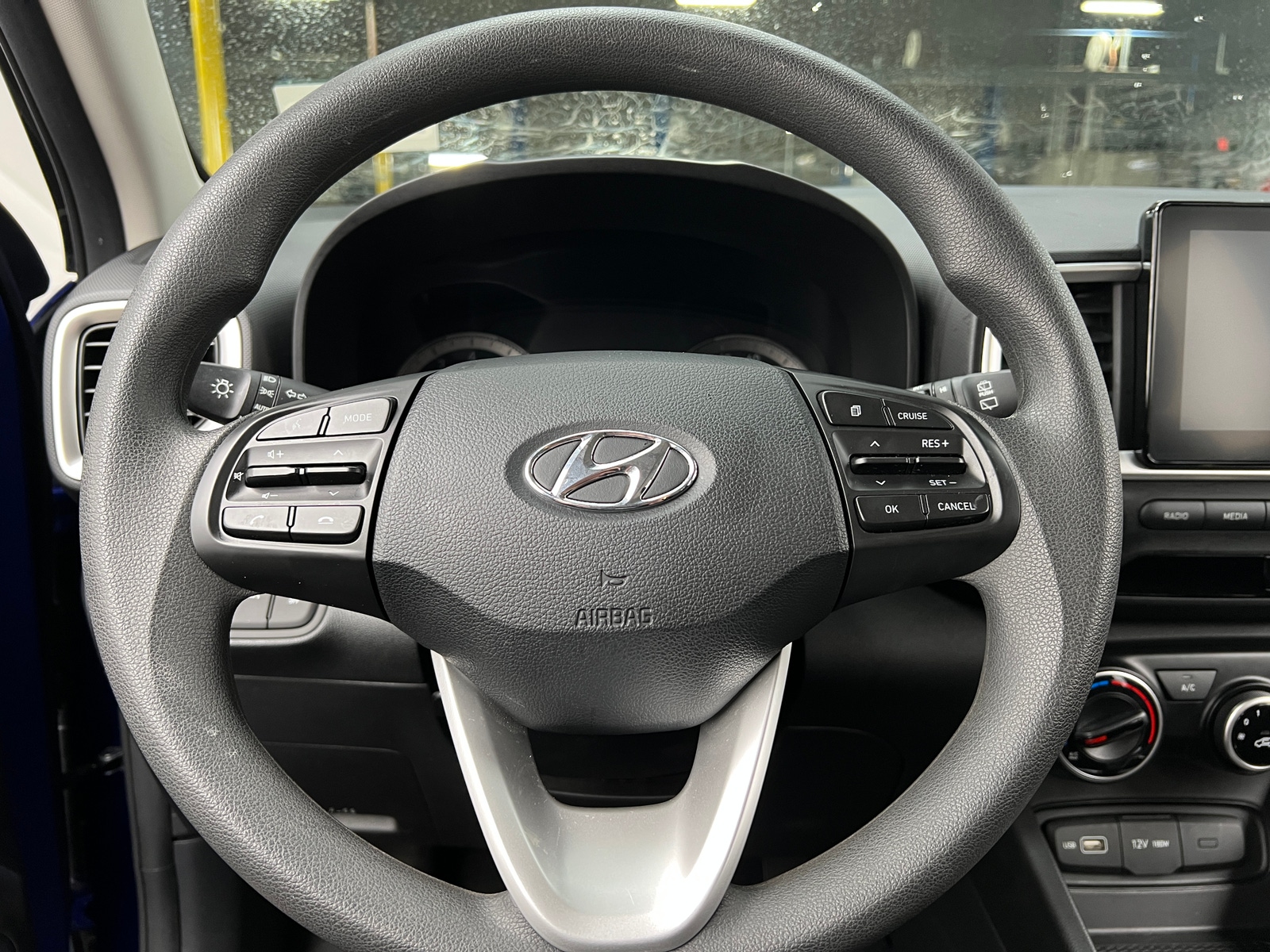 Thumbnail: 2022 Hyundai Venue - 5