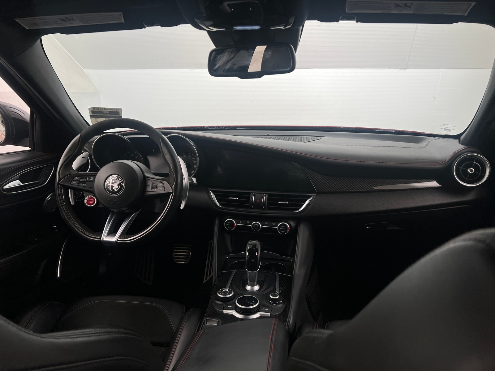 Thumbnail: 2019 Alfa Romeo Giulia - 3