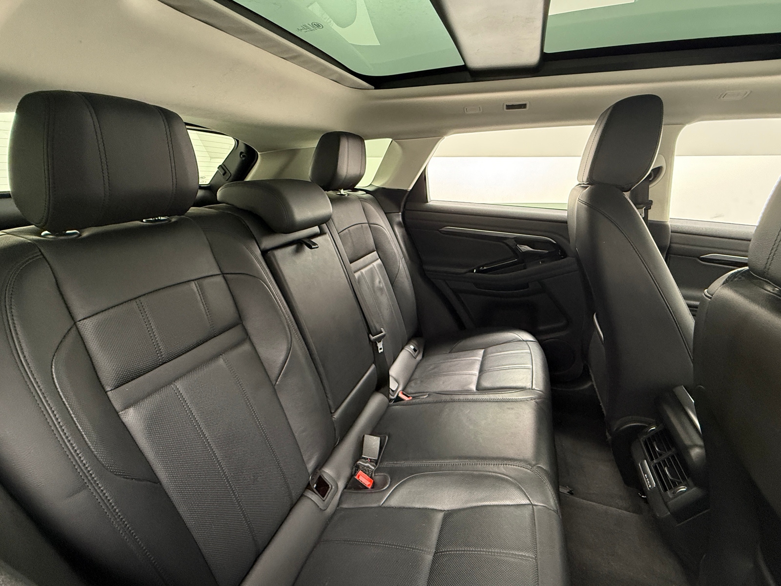 Thumbnail: 2020 Land Rover Range Rover Evoque - 5
