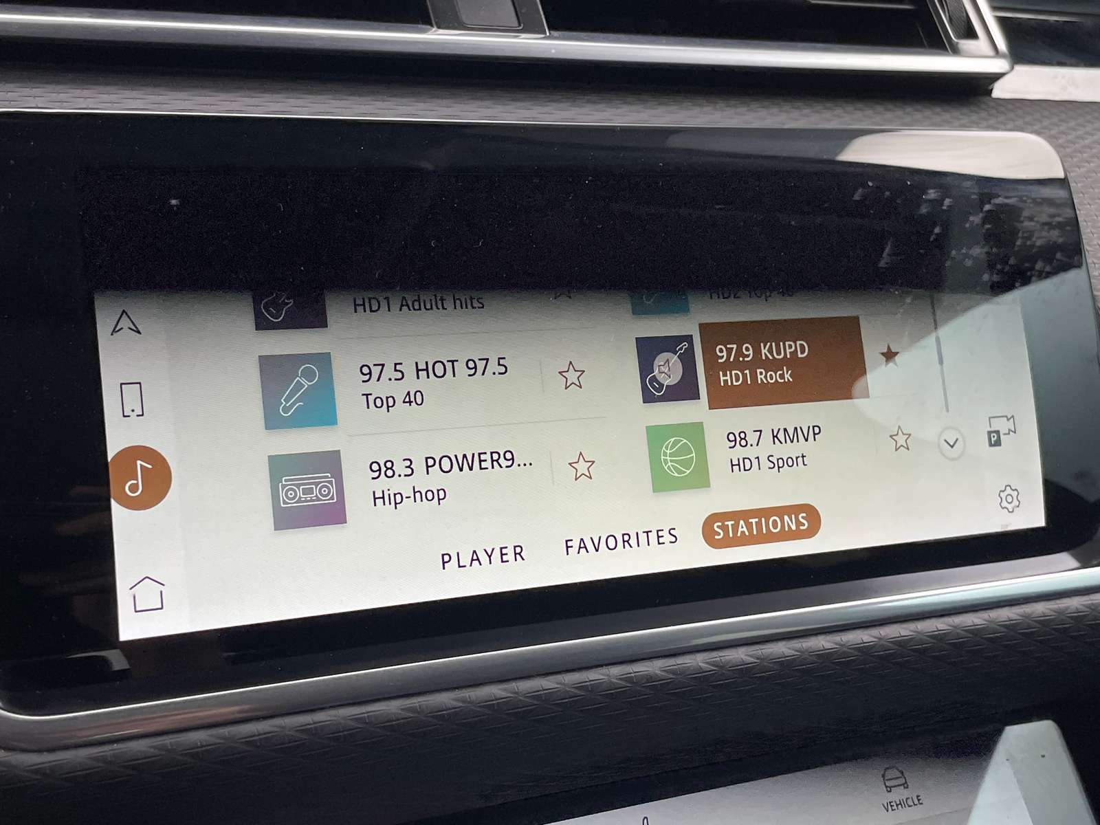 Thumbnail: 2021 Land Rover Range Rover Velar - 3