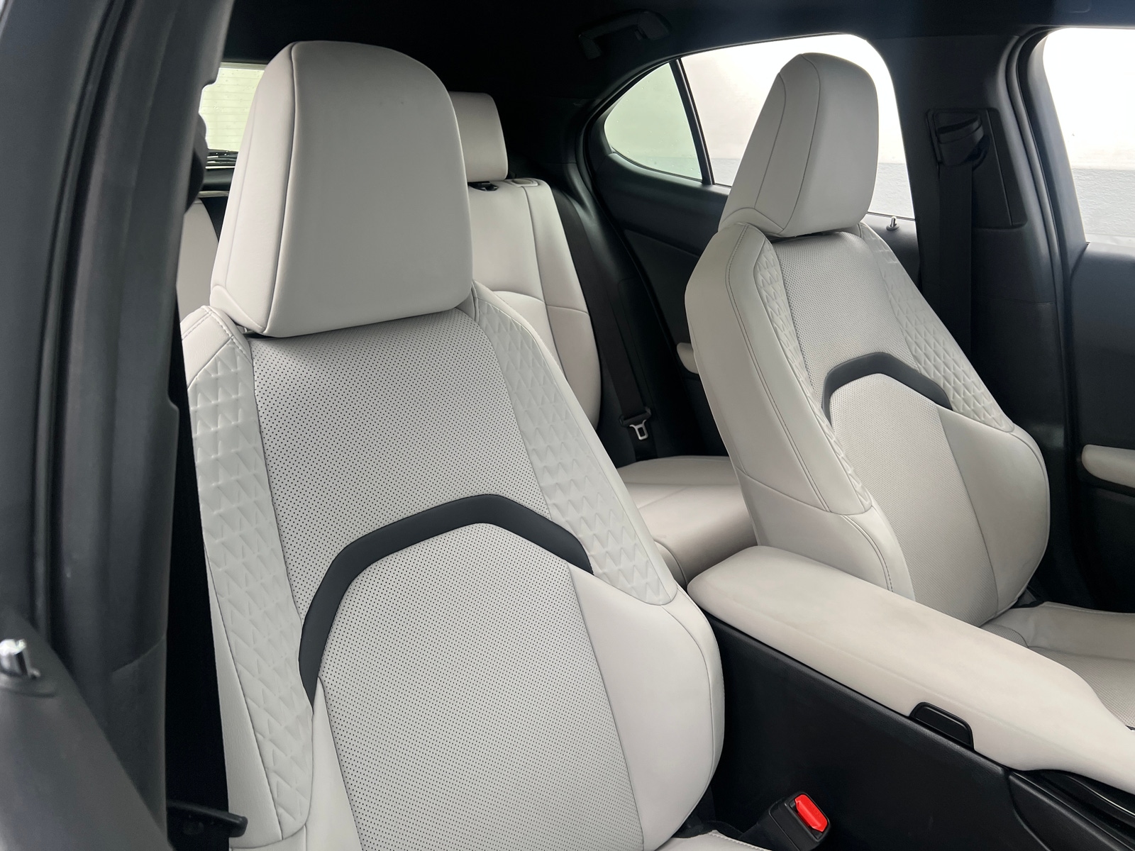 Thumbnail: 2019 Lexus UX - 2