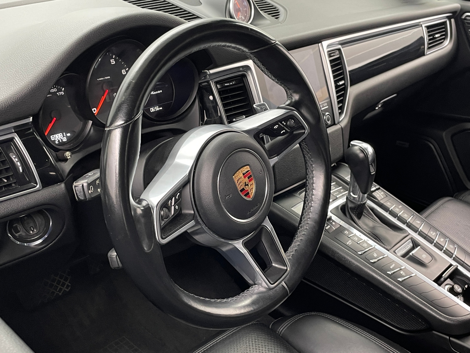 Thumbnail: 2018 Porsche Macan - 4