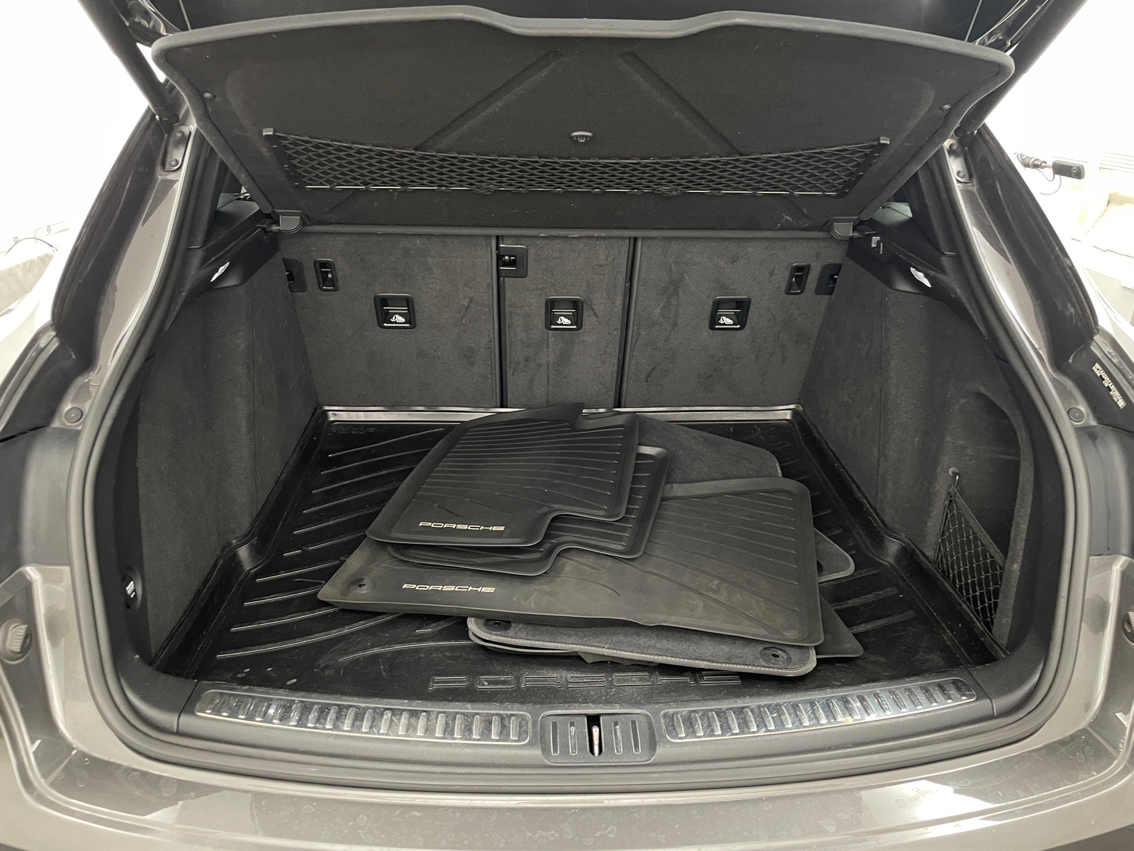 Thumbnail: 2018 Porsche Macan - 6