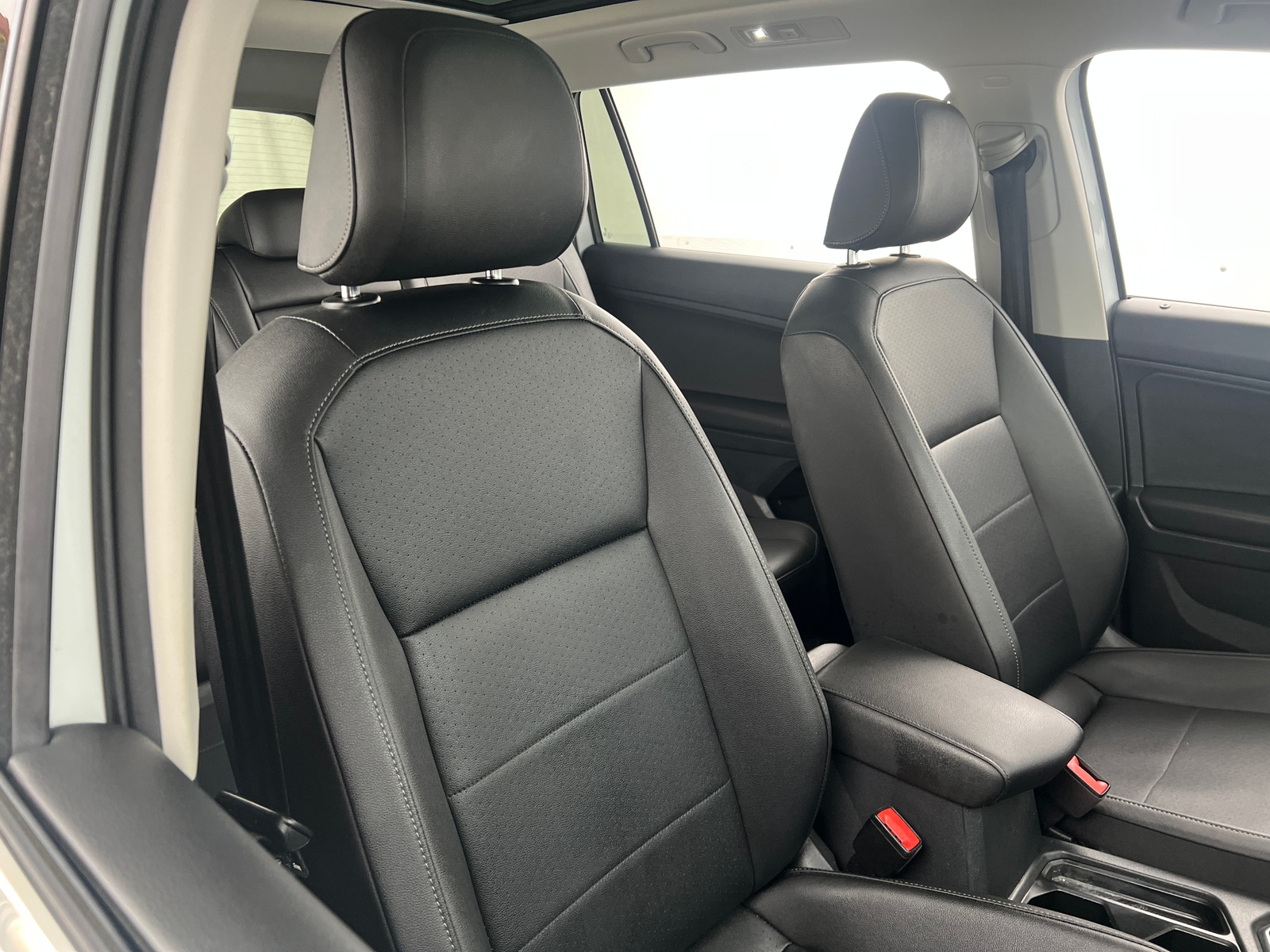 Thumbnail: 2020 Volkswagen Tiguan - 2