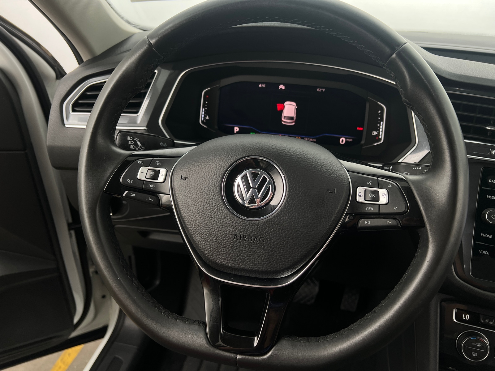 Thumbnail: 2020 Volkswagen Tiguan - 5