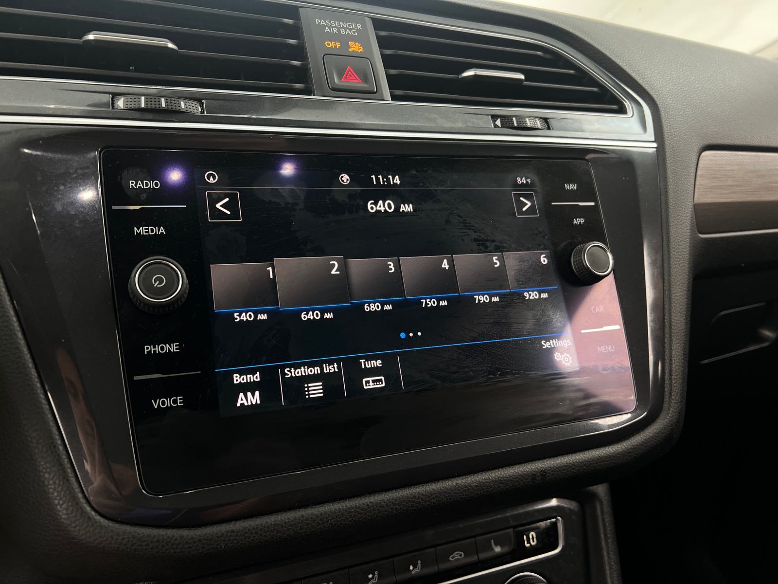 Thumbnail: 2020 Volkswagen Tiguan - 4