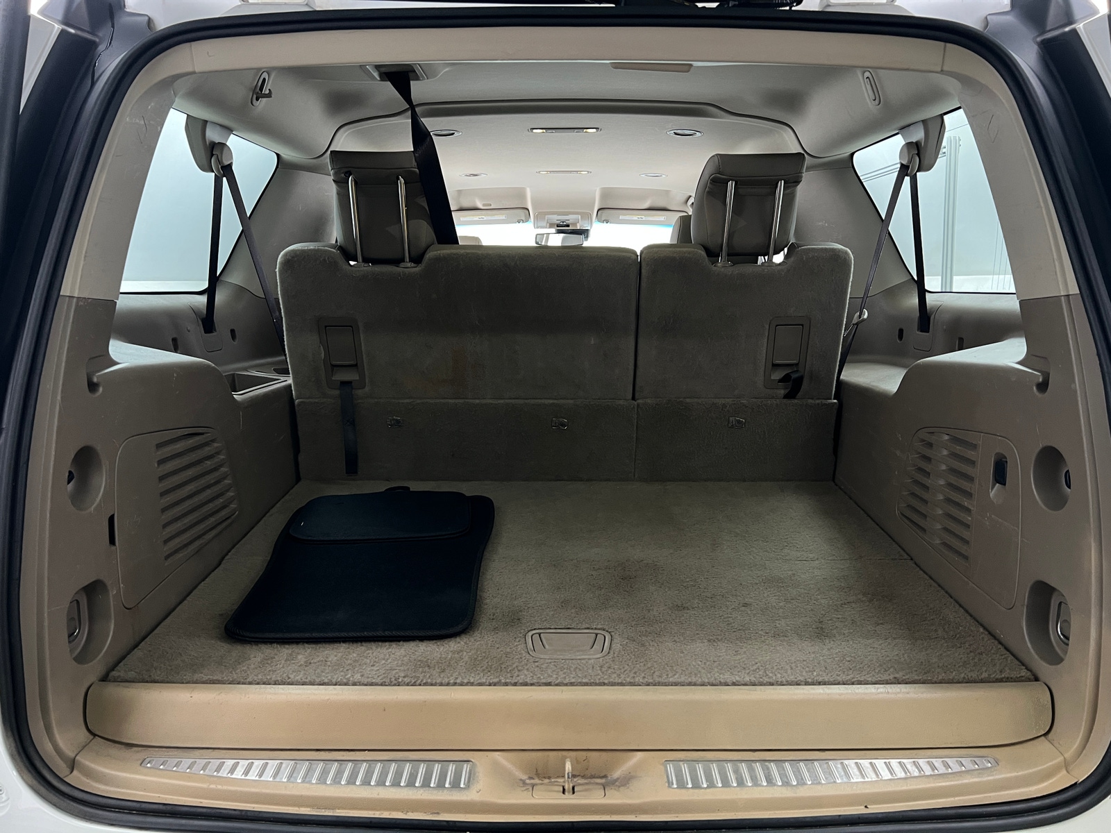 Thumbnail: 2017 Chevrolet Suburban - 6