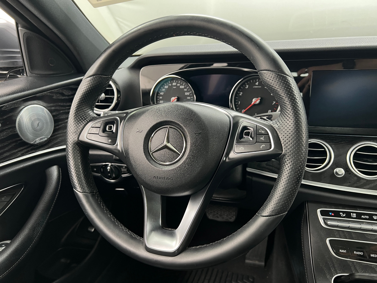 Thumbnail: 2018 Mercedes-Benz E-Class - 4