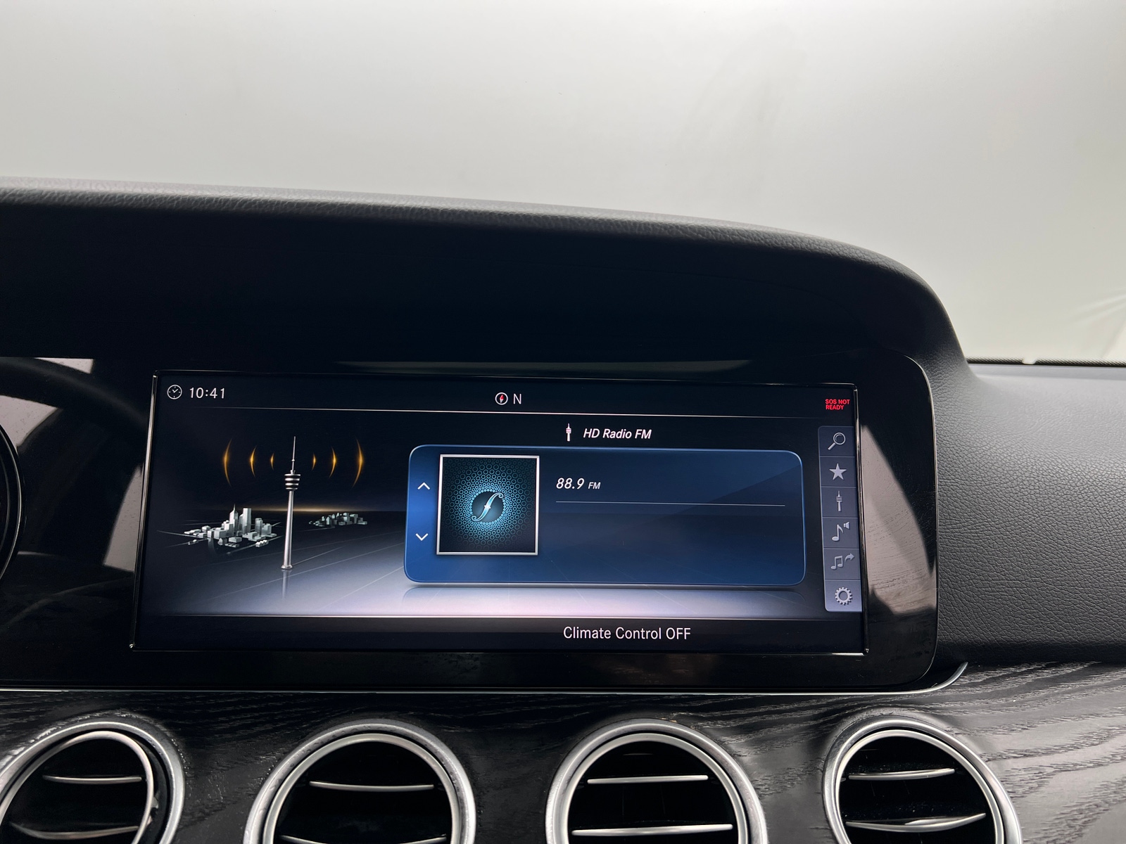 Thumbnail: 2018 Mercedes-Benz E-Class - 3