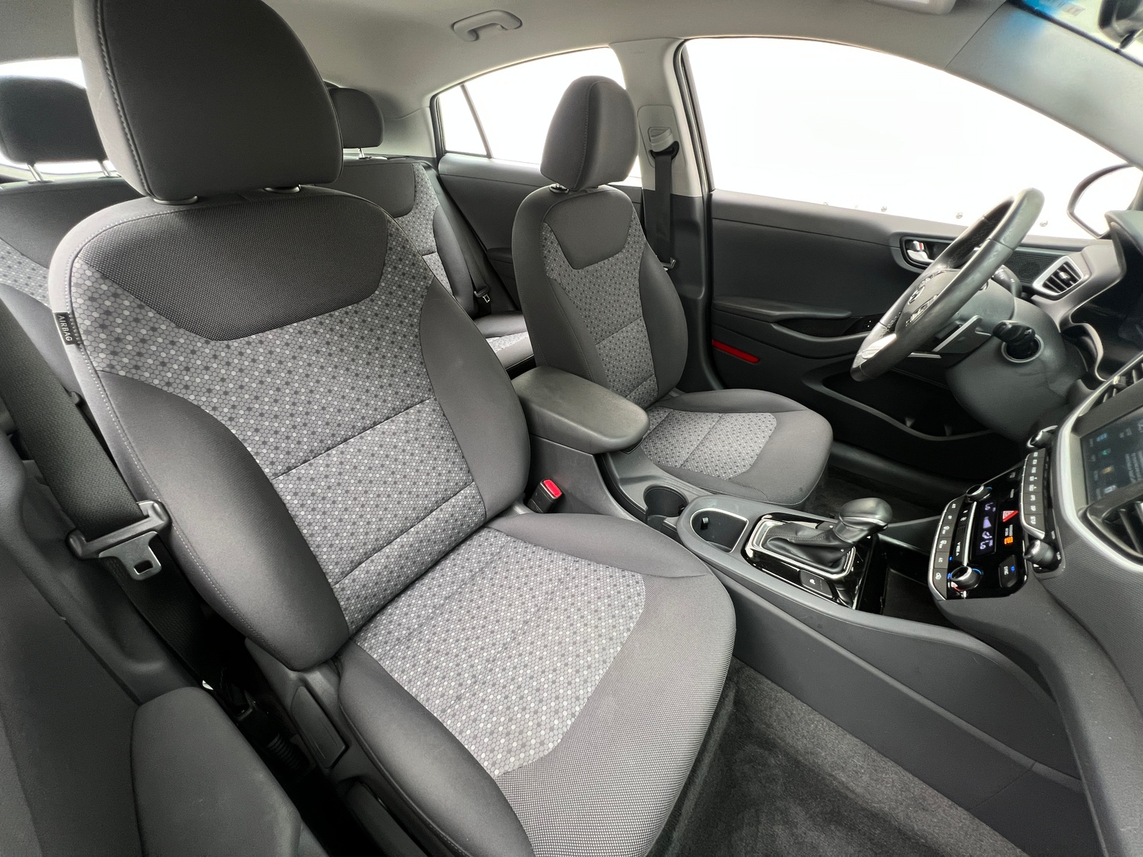 Thumbnail: 2019 Hyundai Ioniq - 2