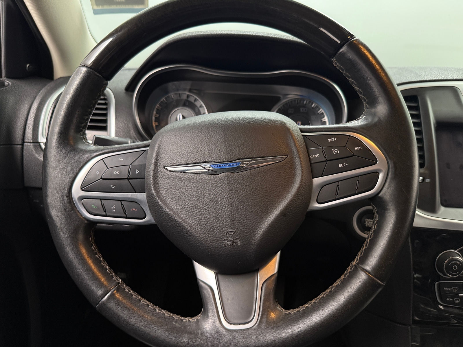 Thumbnail: 2019 Chrysler 300 - 5