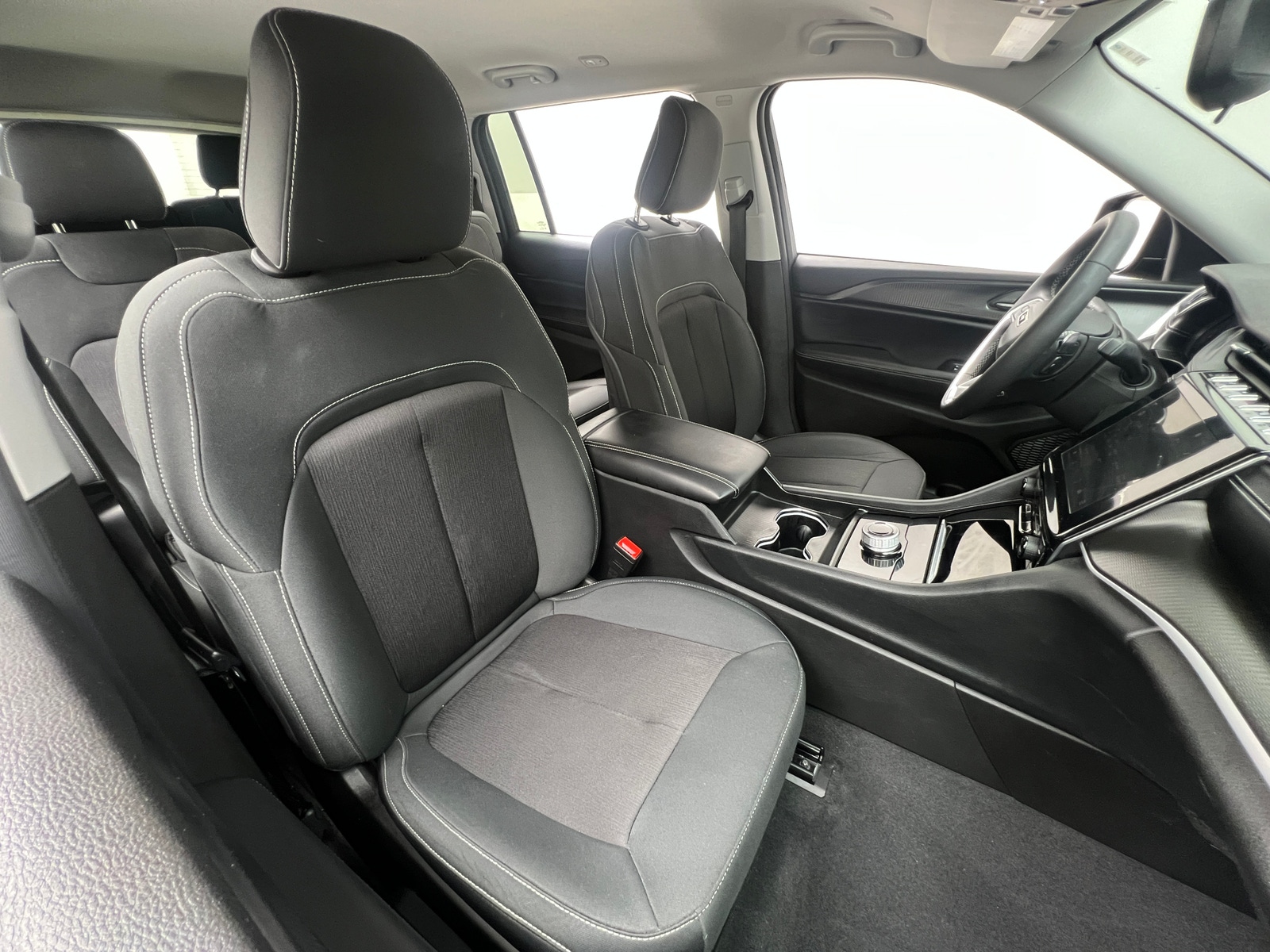 Thumbnail: 2024 Jeep Grand Cherokee L - 2