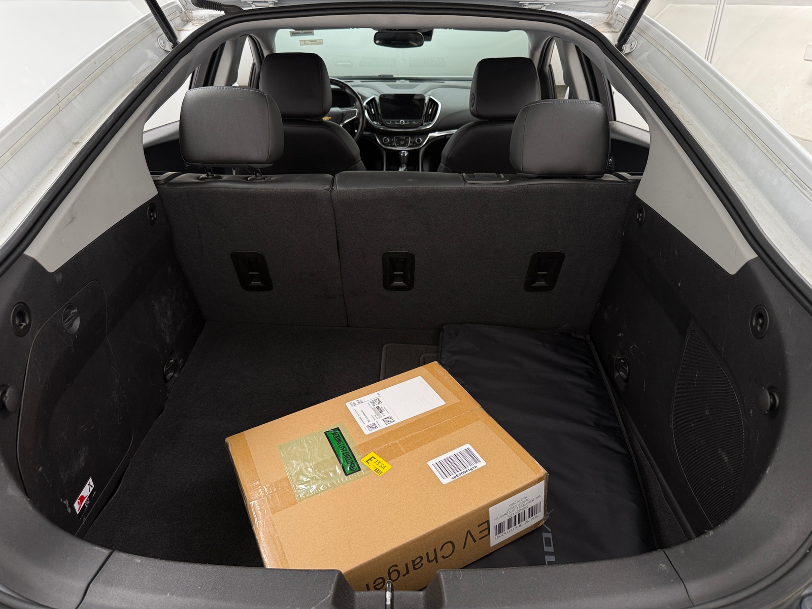 Thumbnail: 2017 Chevrolet Volt - 6