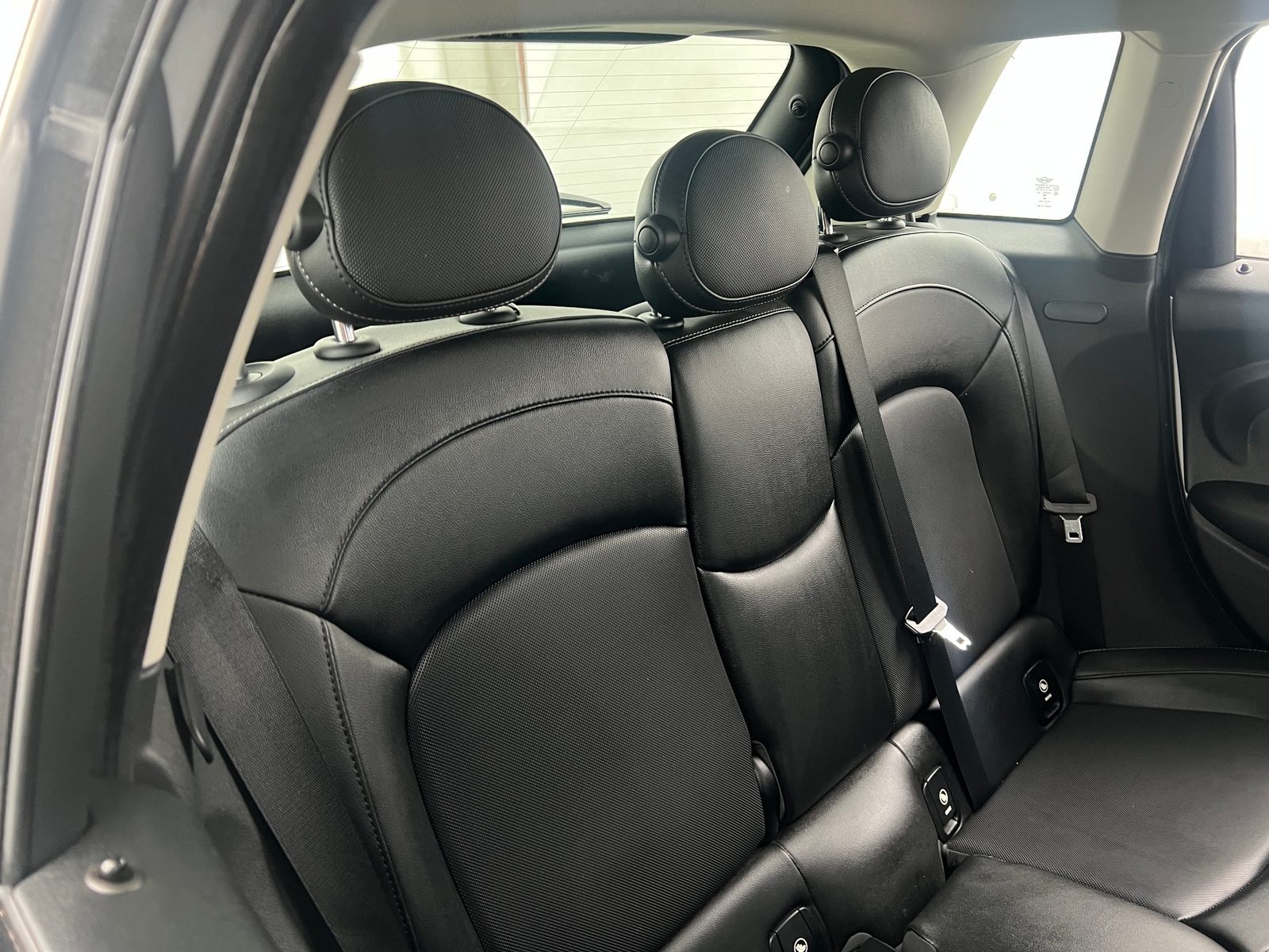Thumbnail: 2015 MINI Cooper Hardtop - 5