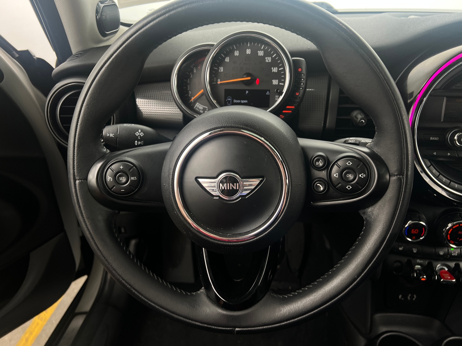 Thumbnail: 2015 MINI Cooper Hardtop - 4