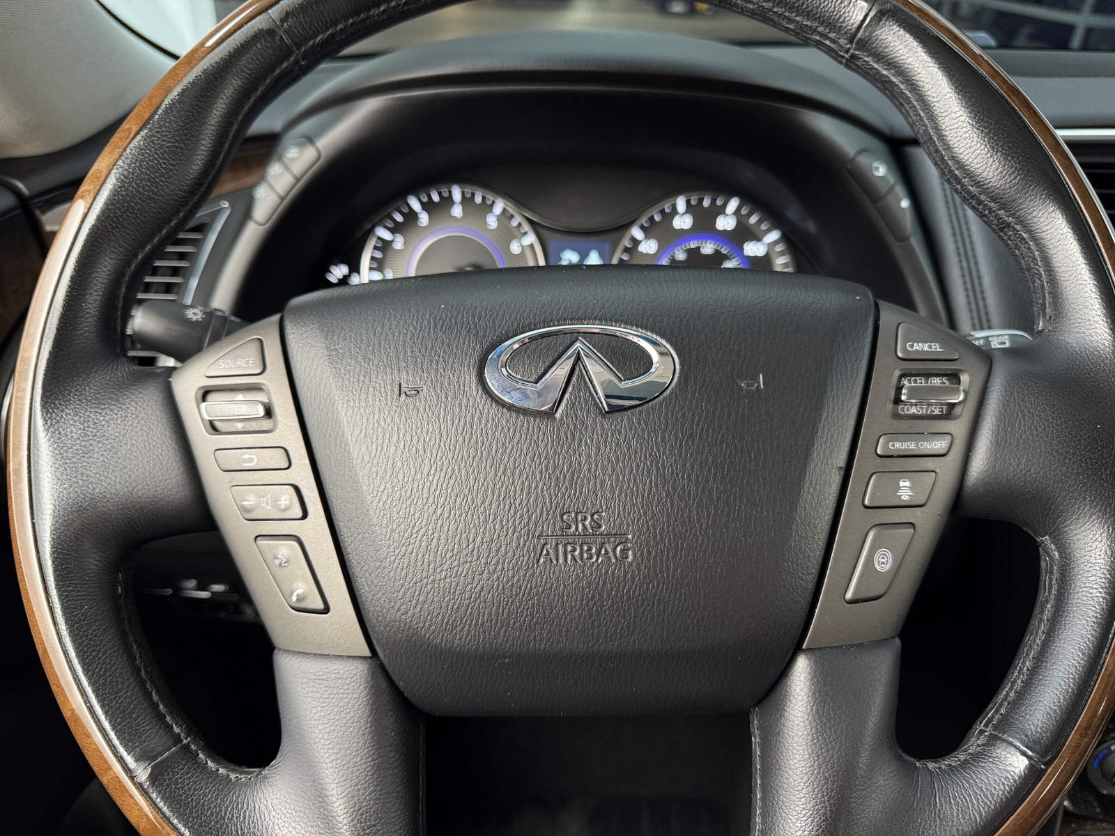 Thumbnail: 2012 INFINITI QX56 - 5