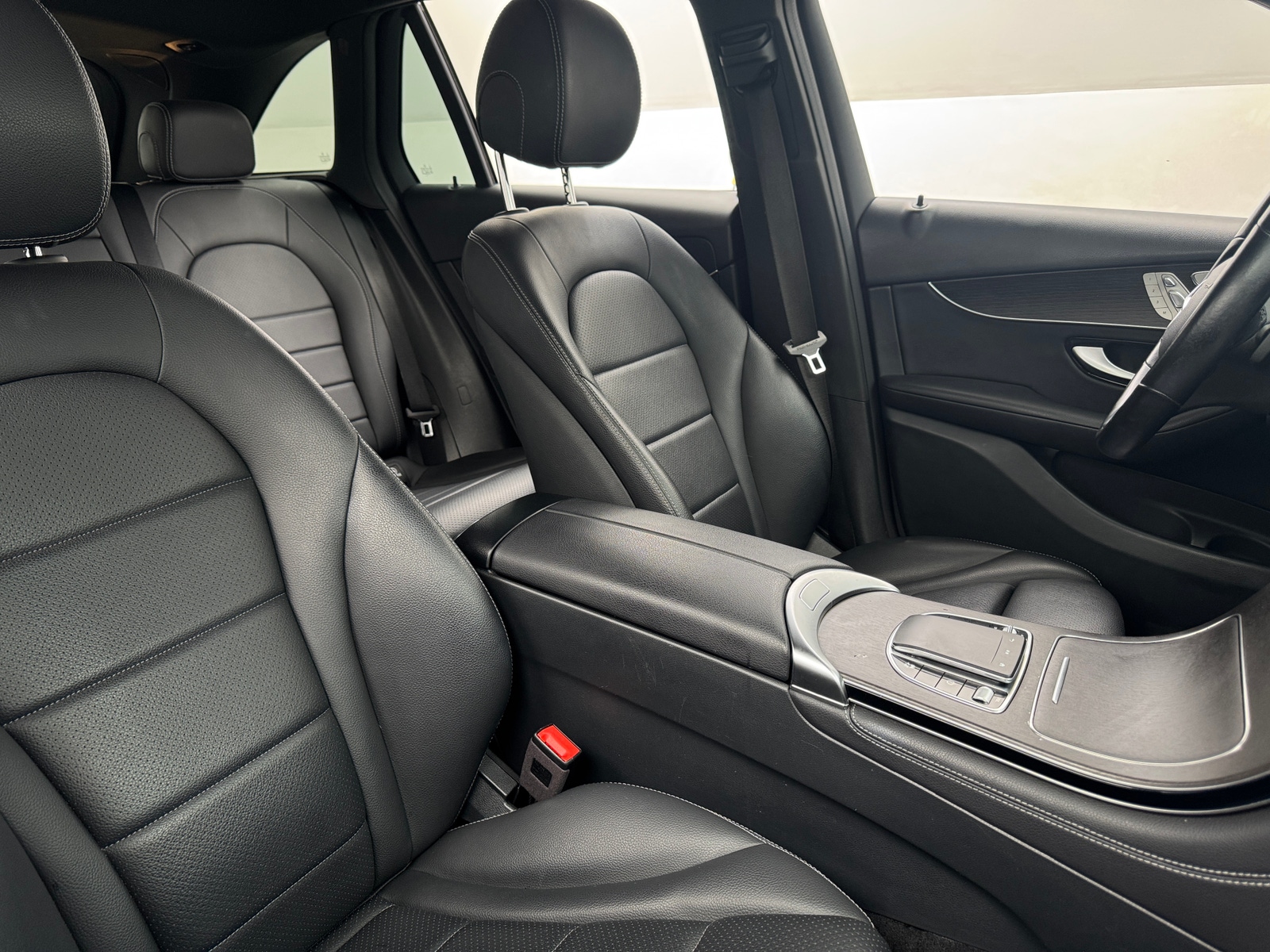 Thumbnail: 2020 Mercedes-Benz GLC - 2