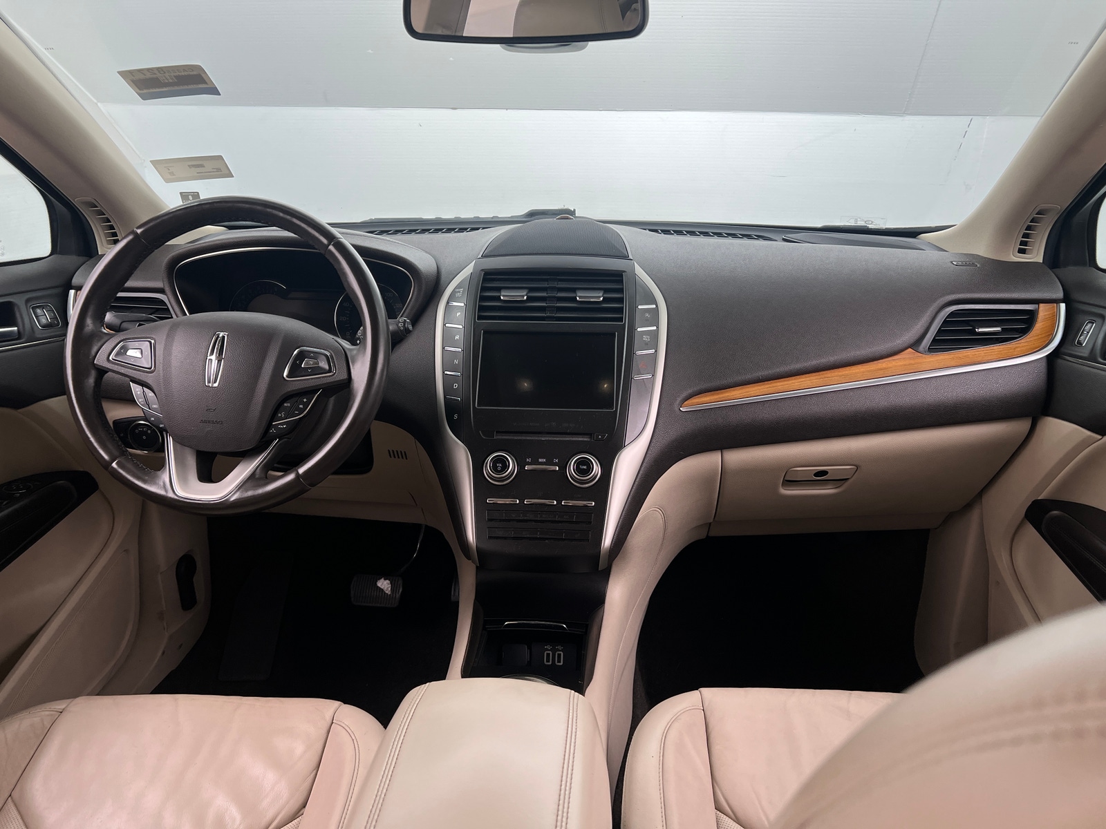 Thumbnail: 2017 Lincoln MKC - 2