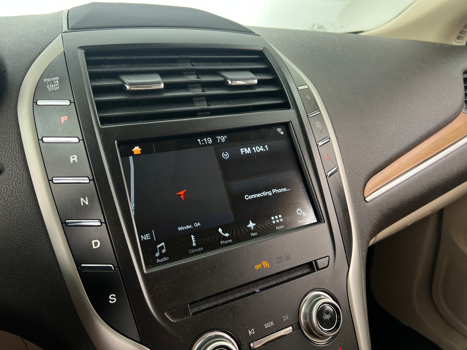 Thumbnail: 2017 Lincoln MKC - 3