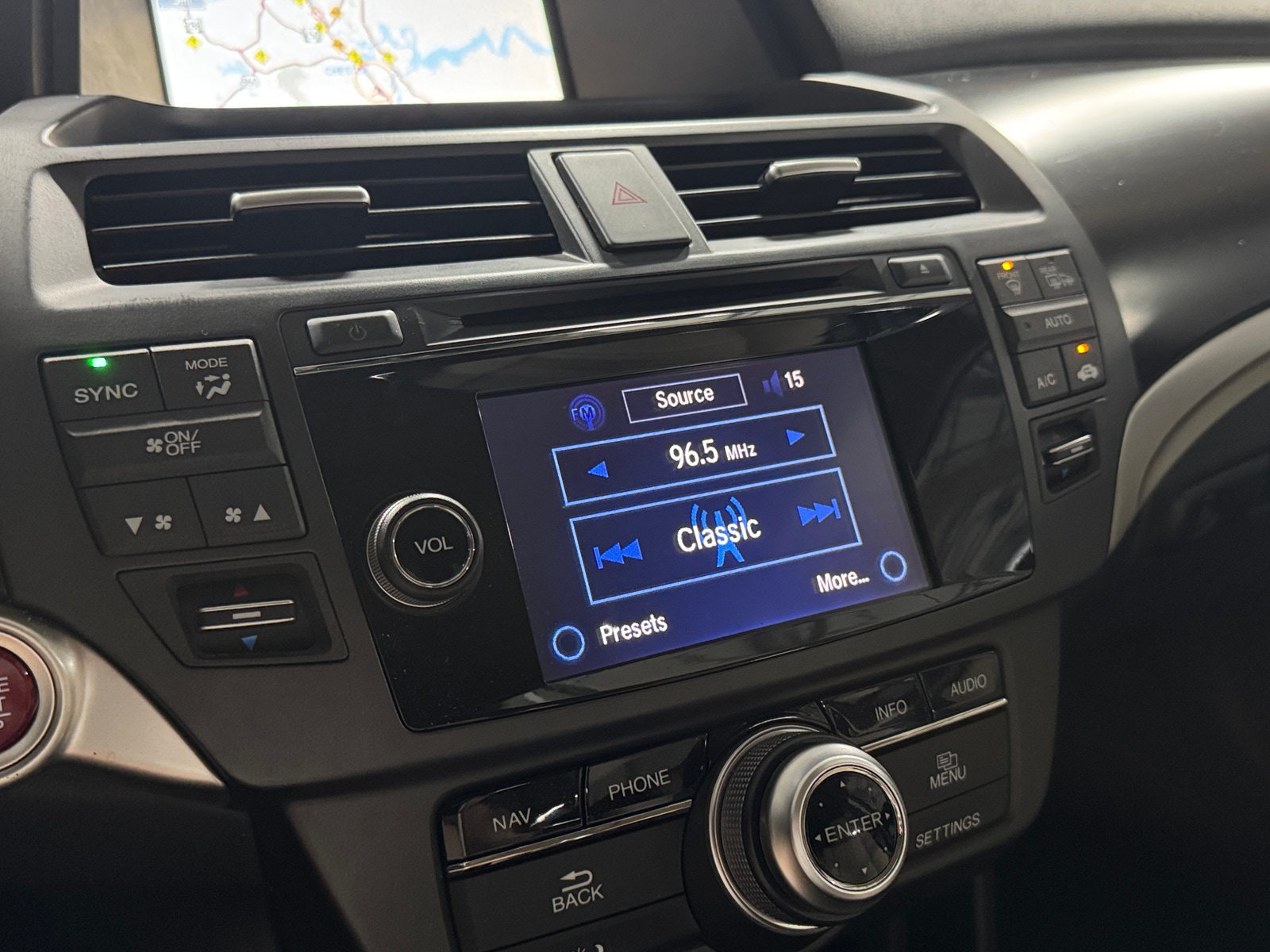 Thumbnail: 2015 Honda Crosstour - 3