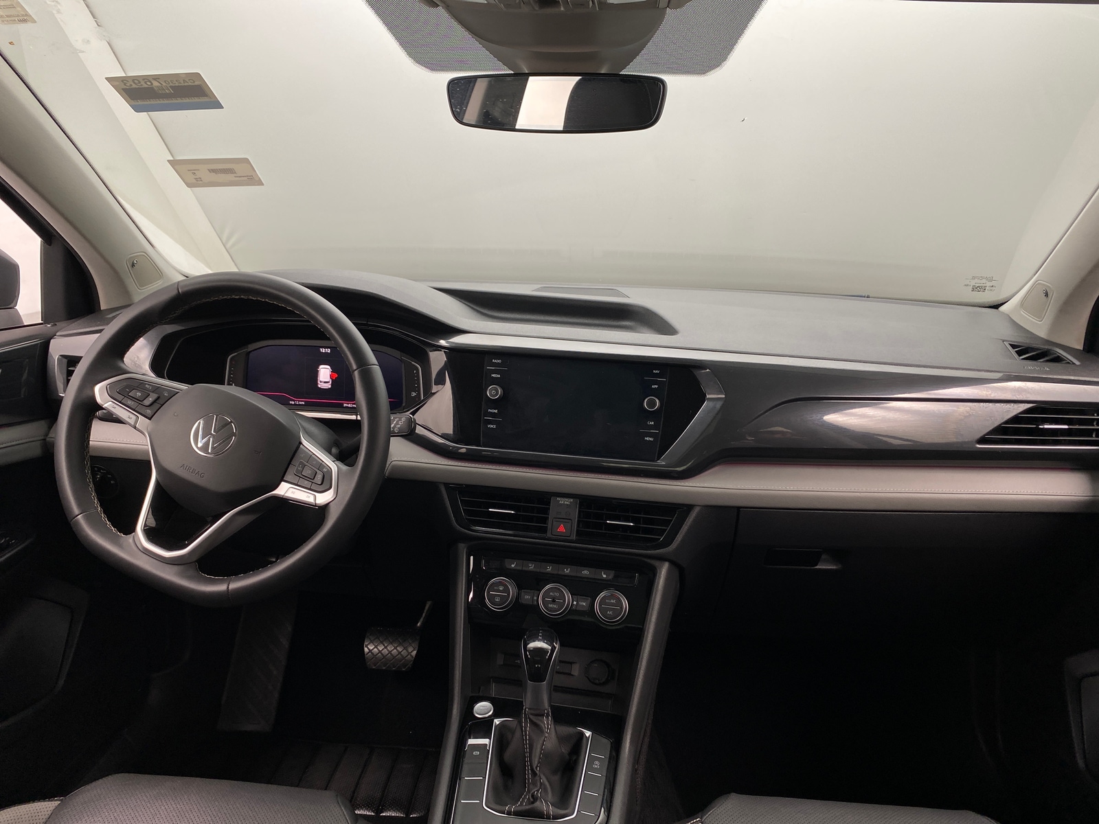 Thumbnail: 2022 Volkswagen Taos - 2
