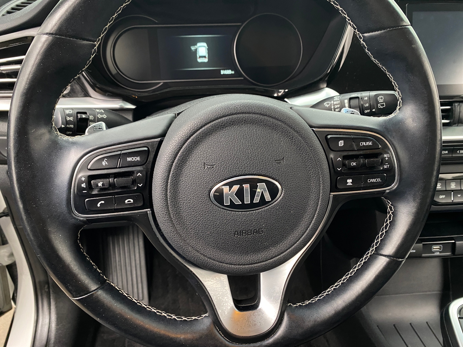 Thumbnail: 2020 Kia Niro - 4