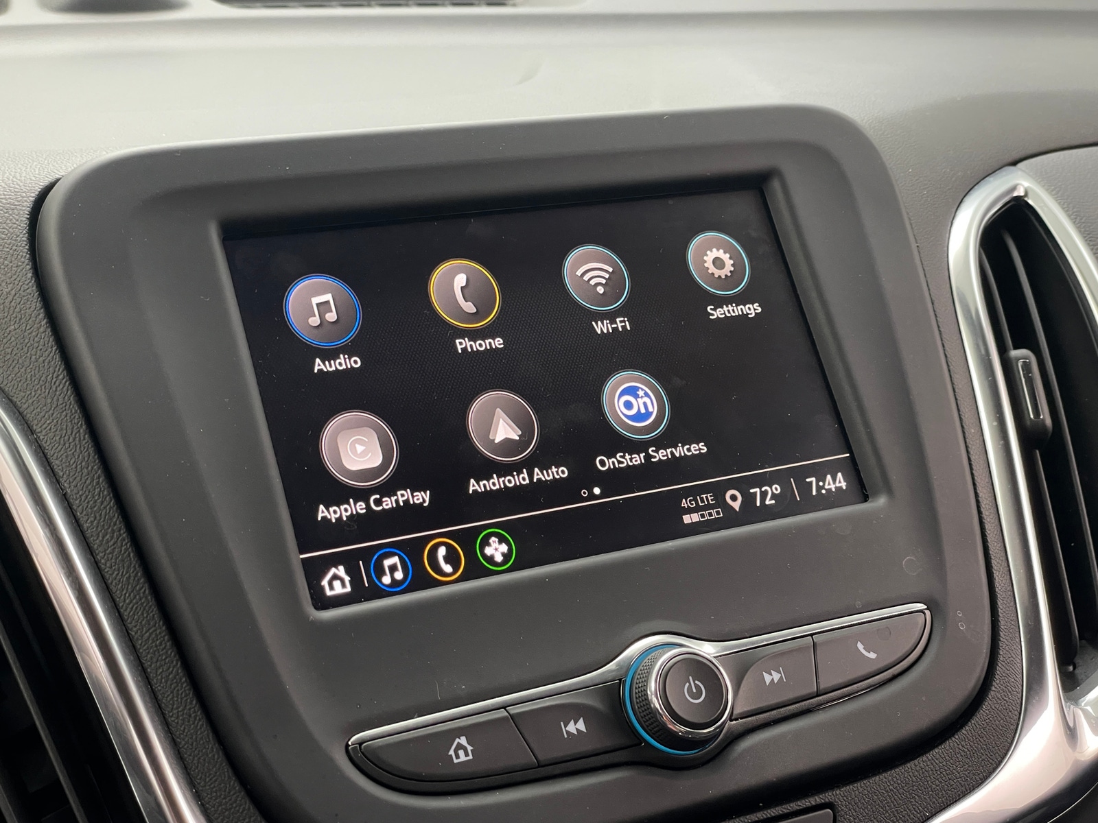 Thumbnail: 2022 Chevrolet Equinox - 4