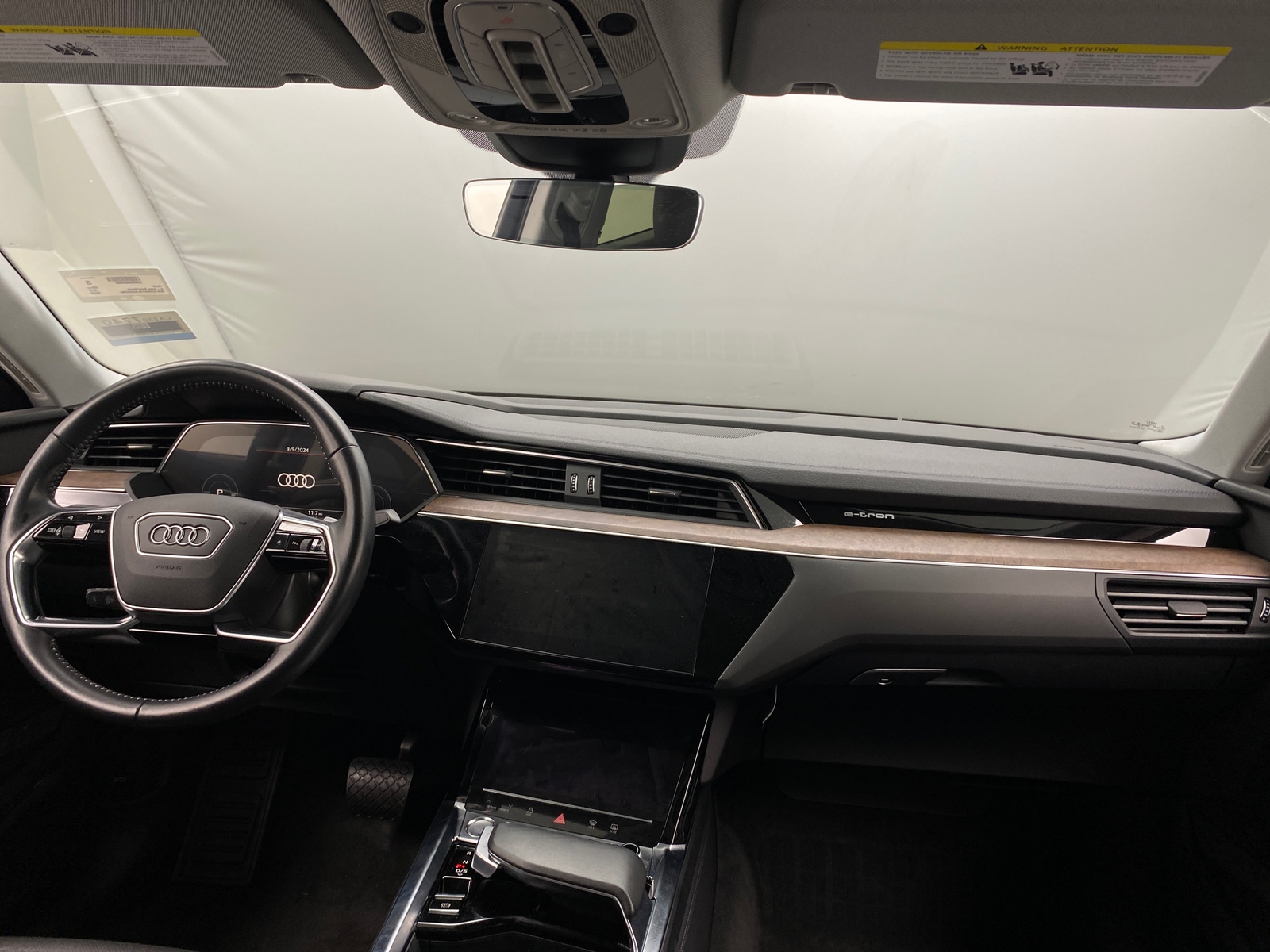 Thumbnail: 2020 Audi e-tron S - 2